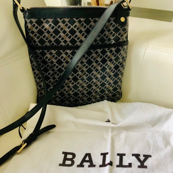Bally vintage monogrammed cross body bag. - Picture 3 of 10